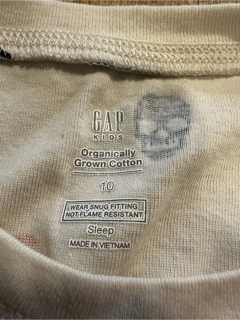 GAP Cream Kids Two-Piece Pajama Set with Multicolor Skull Prints